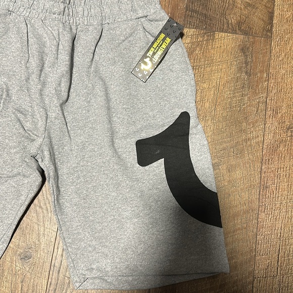 True Religion Shorts - Picture 2 of 3